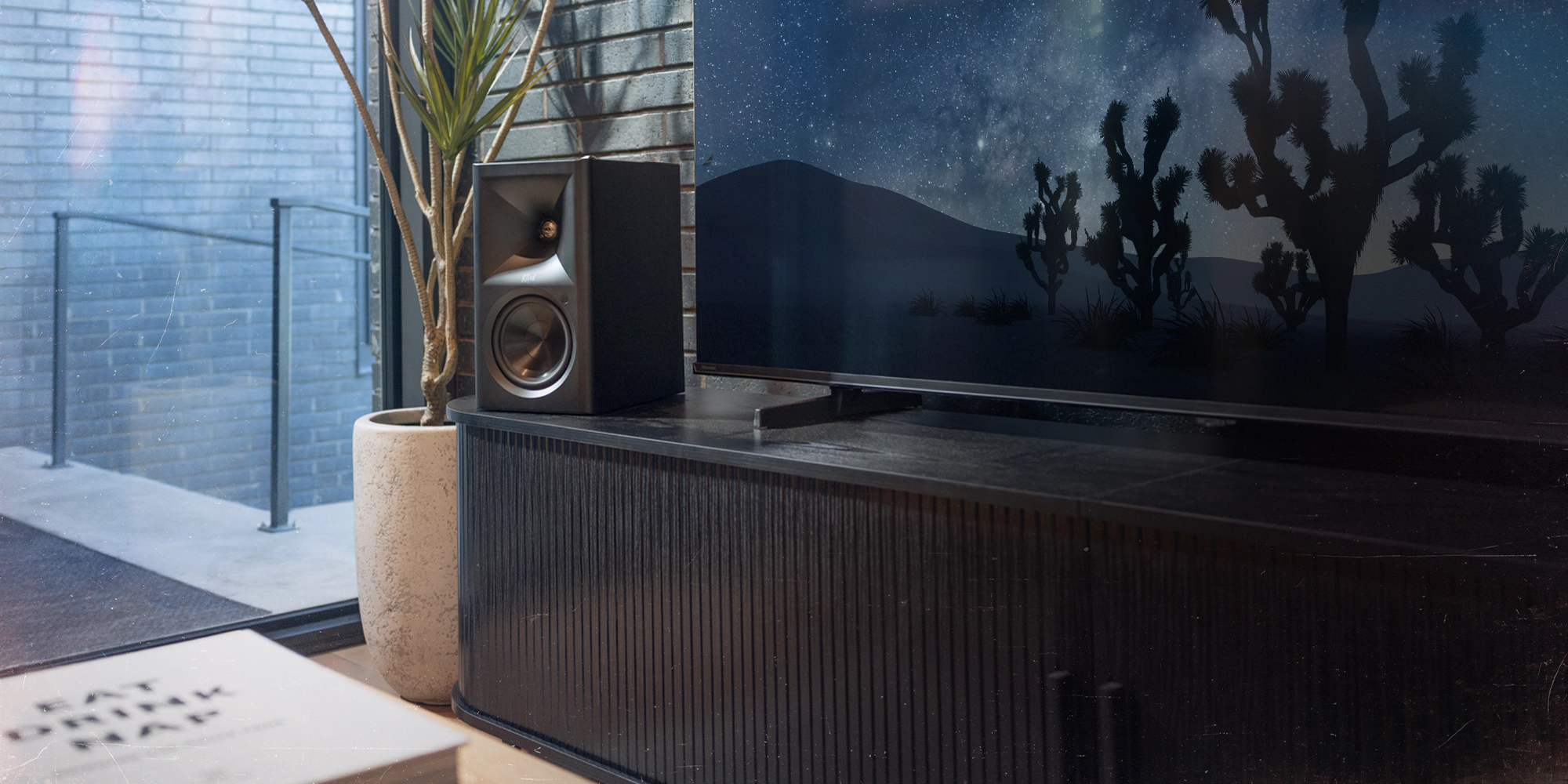 Klipsch The Fives II Ebony Полочная активная акустическая система