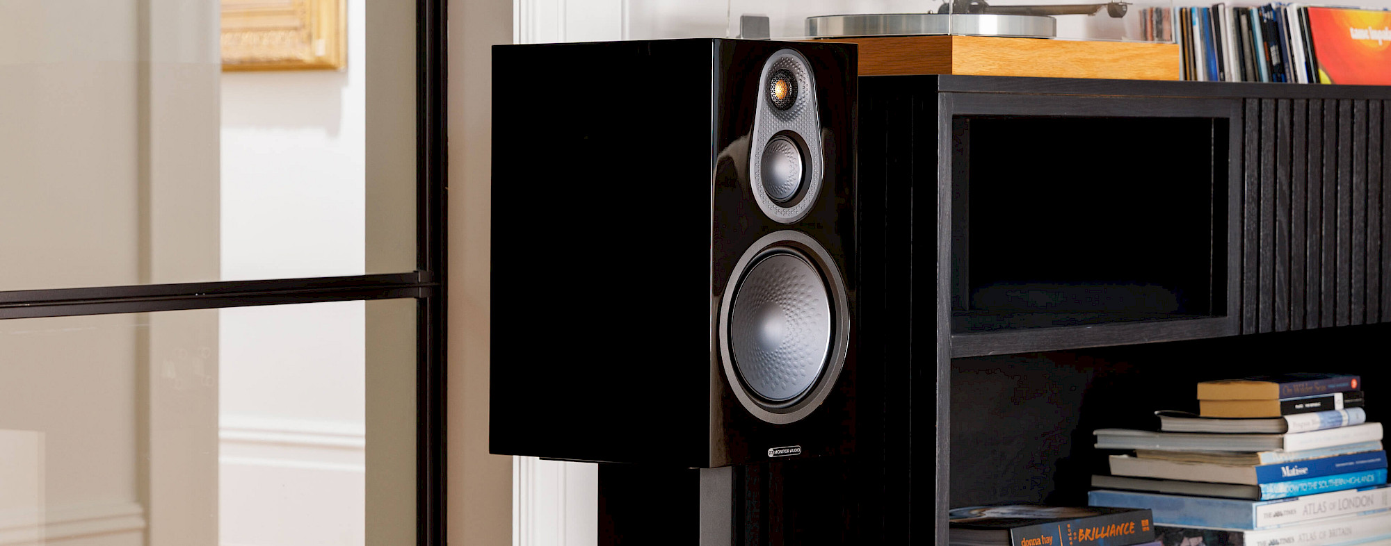 Monitor Audio Silver 100 Black Gloss 8G Полочная акустика