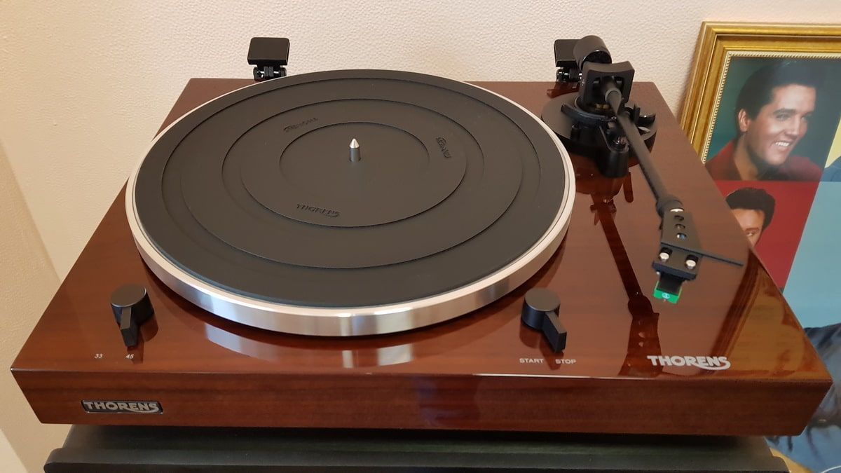 Thorens TD-202 TP71 AT95E walnut виниловый проигрыватель