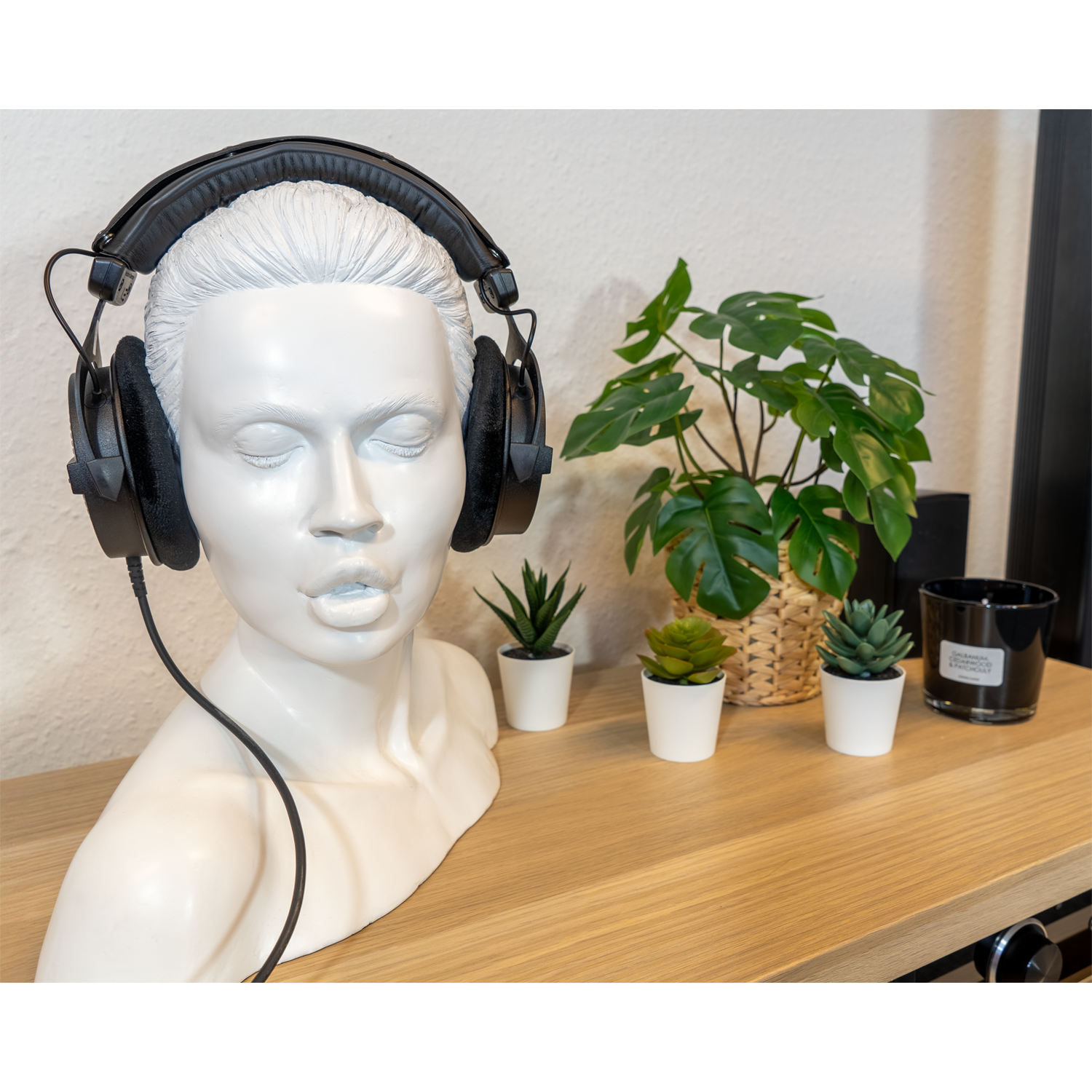 Oehlbach EXCELLENCE In Fascenatio Headphone Stand black Подставка для наушников D1C35441