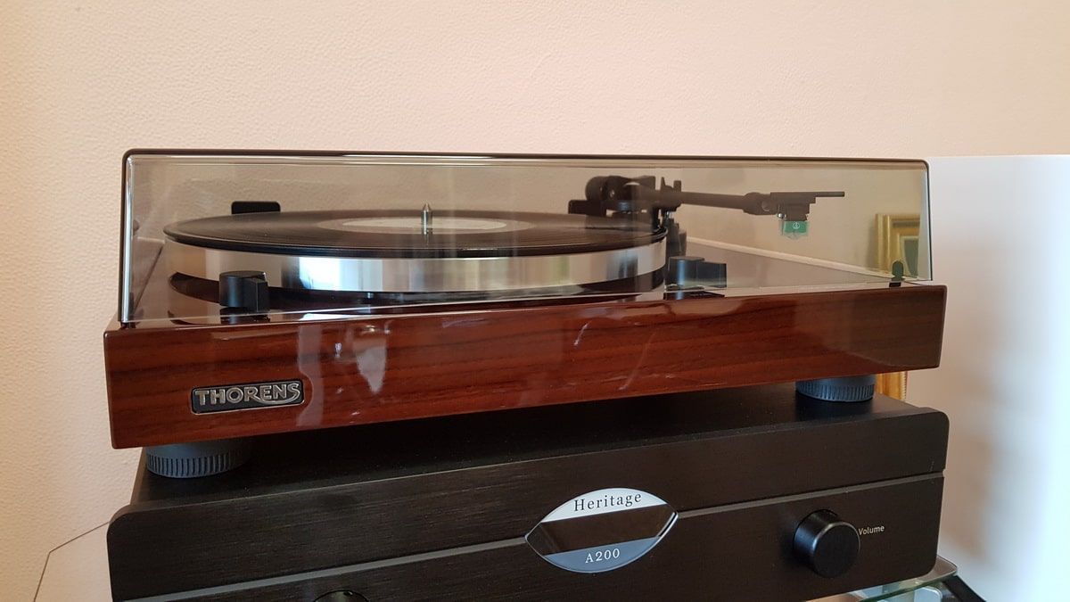 Thorens TD-202 TP71 AT95E walnut виниловый проигрыватель