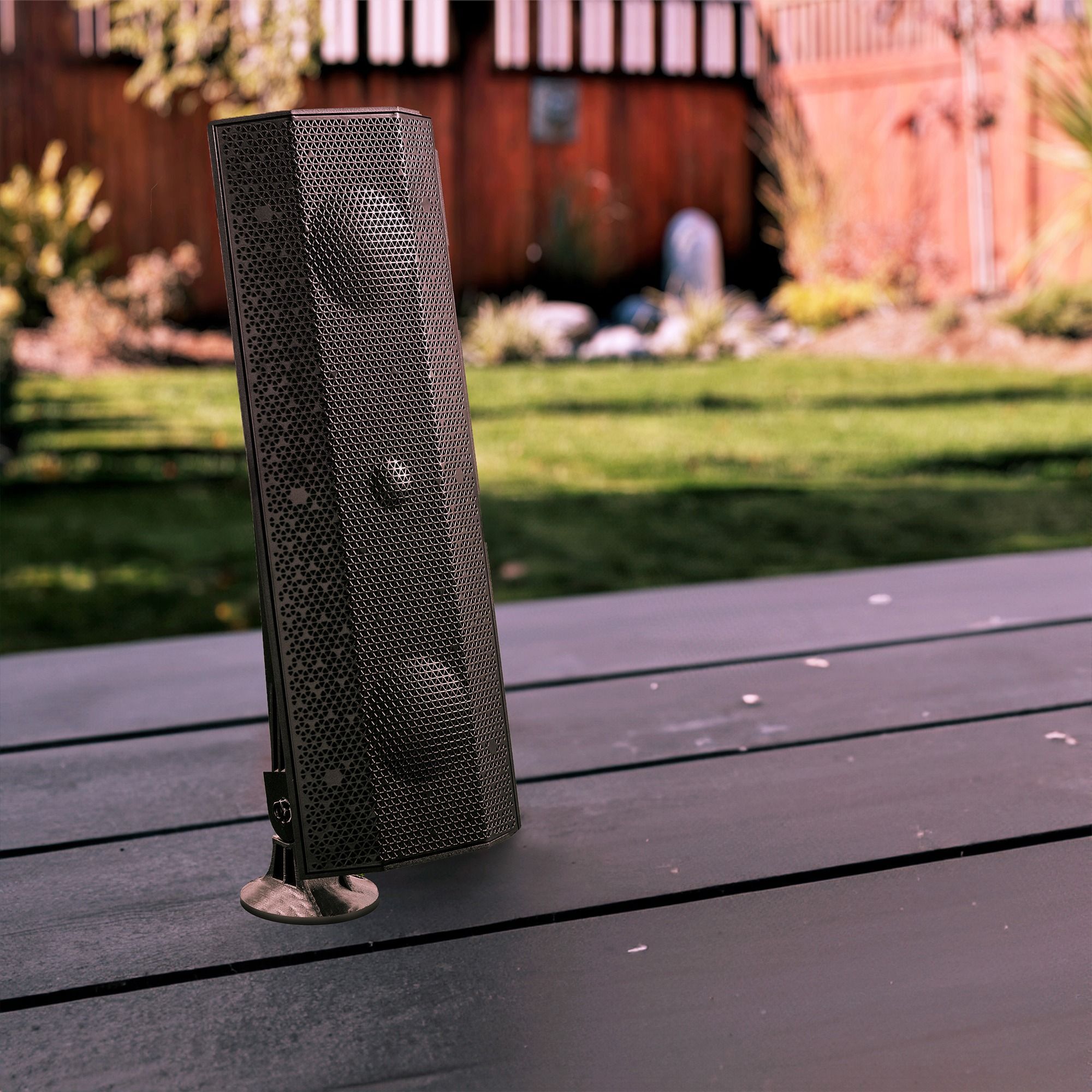 Lithe Audio IO1 black 6821 Встраиваемая в стену акустика