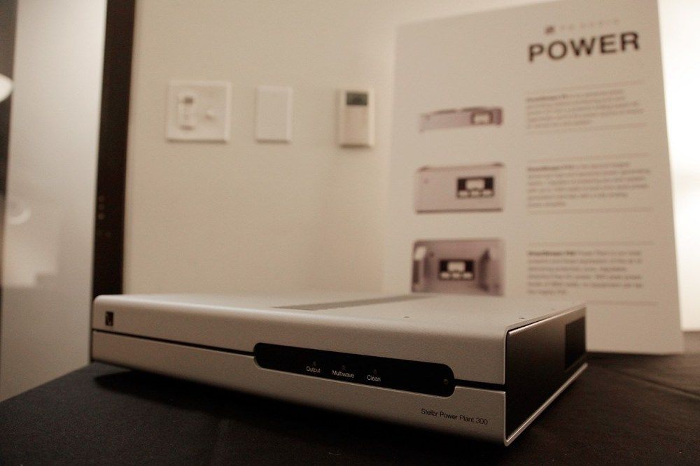 PS Audio Stellar Power Plant 3 silver Регенератор тока
