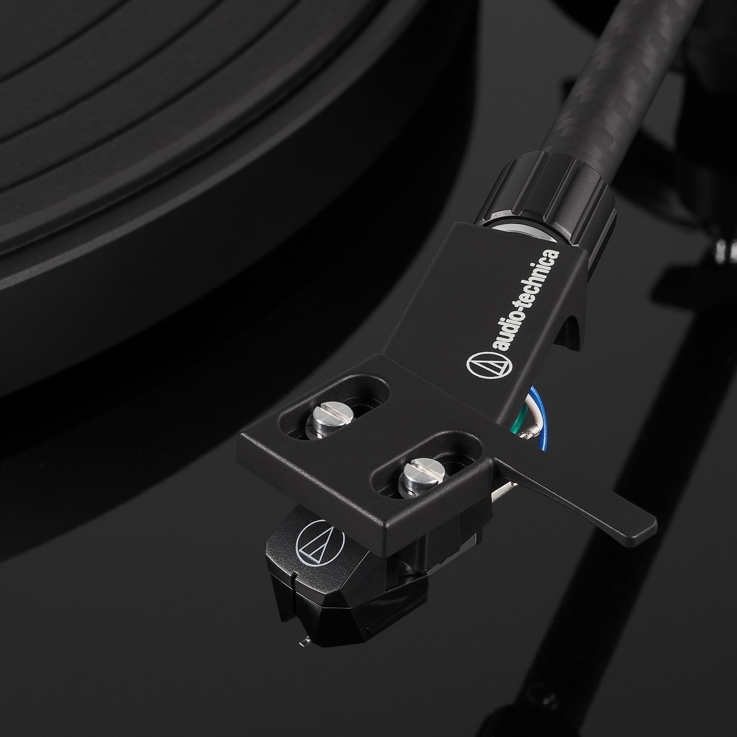 AUDIO-TECHNICA AT-LPW50PB Проигрыватель винила