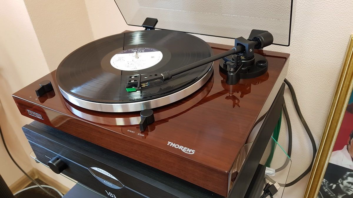 Thorens TD-202 TP71 AT95E walnut виниловый проигрыватель